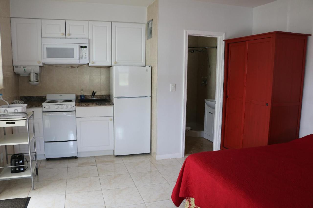 Breakaway Inn Guest House Lauderdale-by-the-Sea Exterior photo