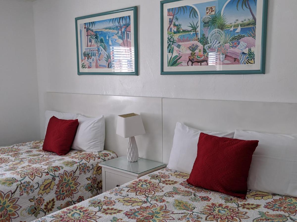 Breakaway Inn Guest House Lauderdale-by-the-Sea Exterior photo