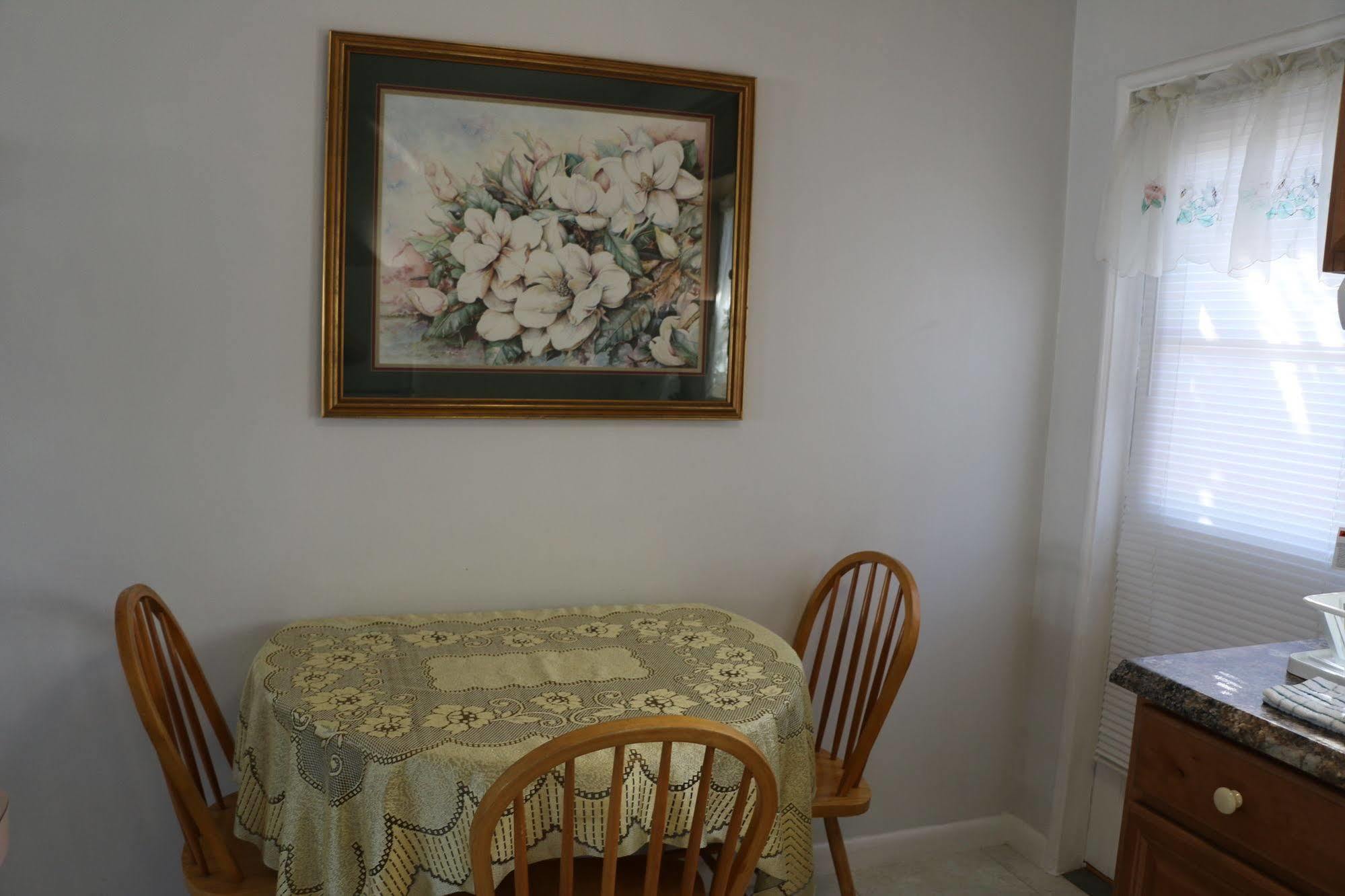 Breakaway Inn Guest House Lauderdale-by-the-Sea Exterior photo